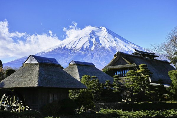 Mont fuji : entre beauté naturelle et afflux touriste excessif
